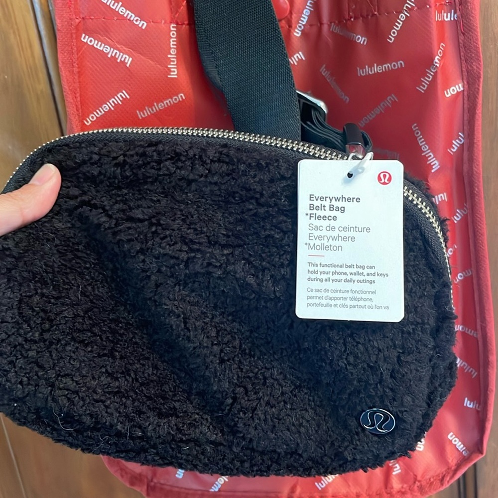 Lululemon everywhere belt bag fleece